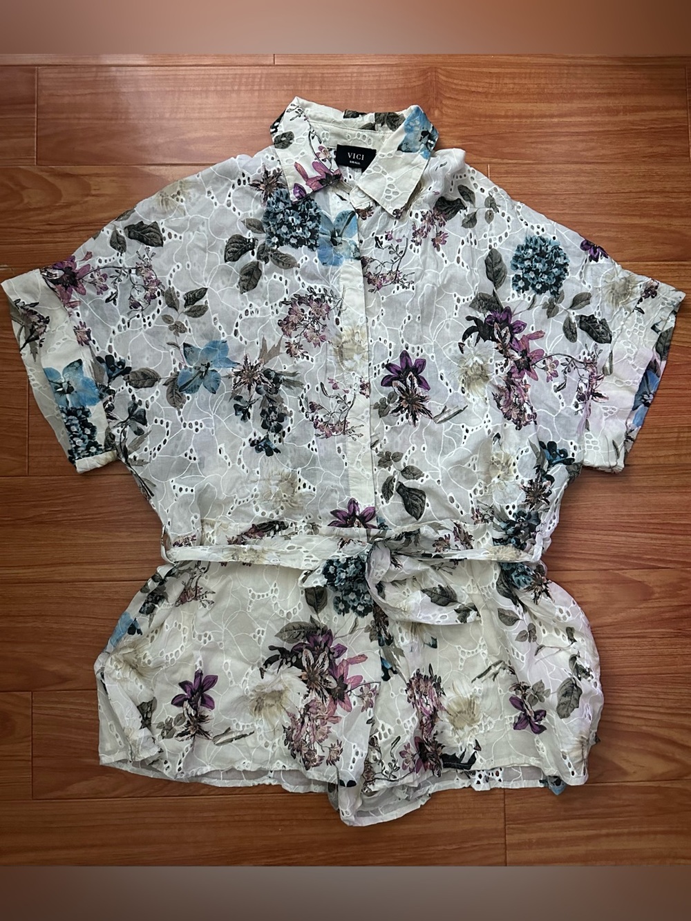 VICI Cream Eyelet Button-Front Blouse with Purple & Blue Florals - Size S